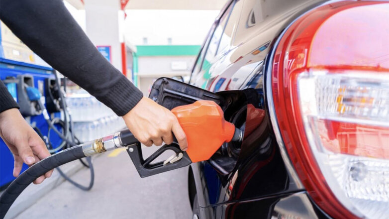 Эксперт объяснил, оправданы ли более высокие цены на "зимний" бензин