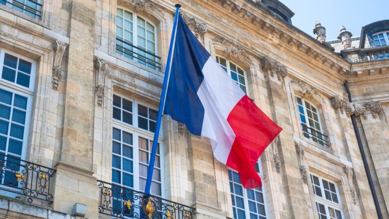 Депутаты от оппозиционной группы выдвинули вотум недоверия правительству Франции