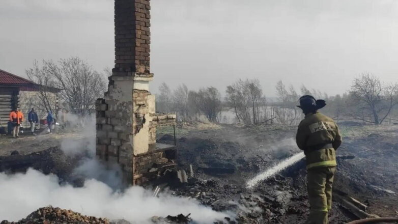 В результате пожаров в Красноярском крае сгорели 350 домов