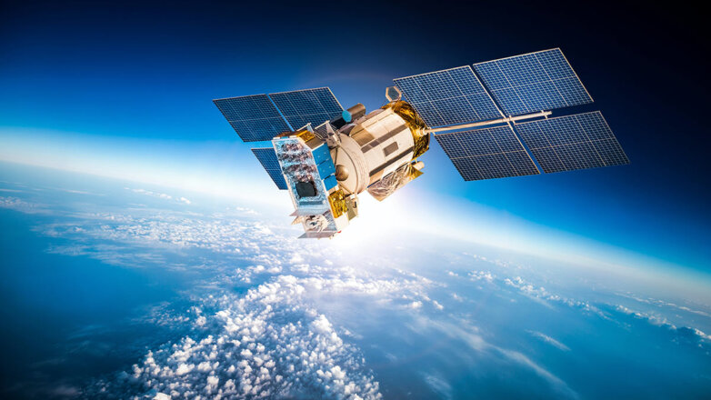 Рогозин заявил, что России нужны тысячи космических спутников