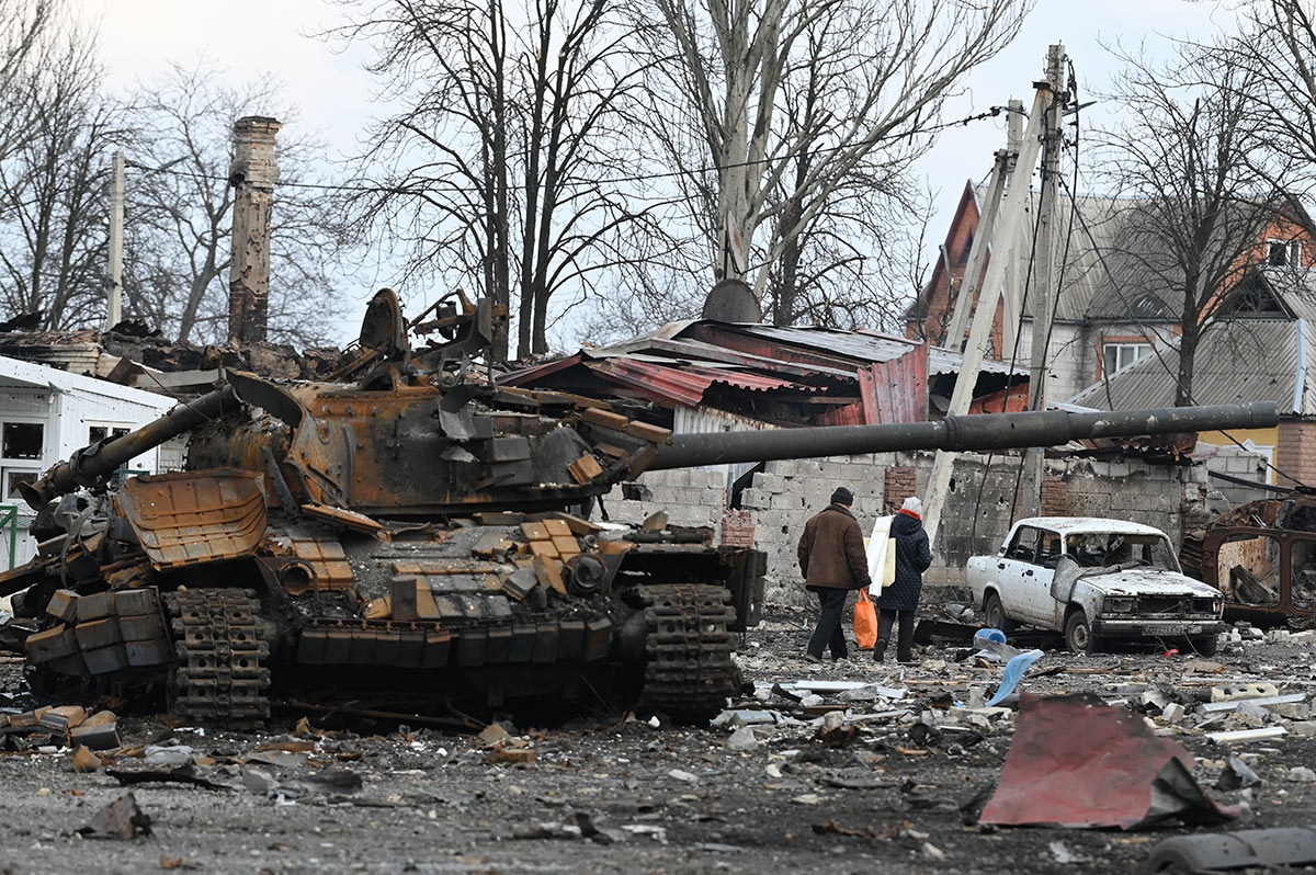 Разбитый танк ВСУ в Волновахе