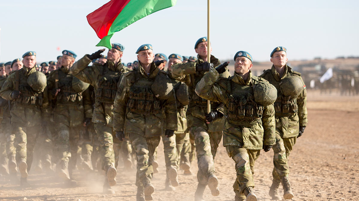 В Белоруссии начались тренировки по переводу войск с мирного на военное время