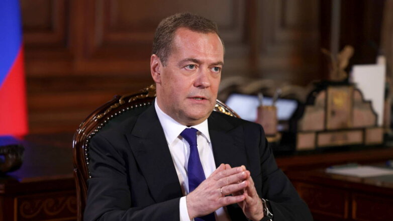 Медведев посоветовал готовиться к новым антироссийским санкциям