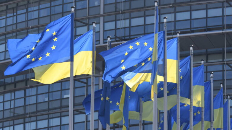 Bloomberg: ЕС хочет выделить Украине €500 миллиардов на восстановление
