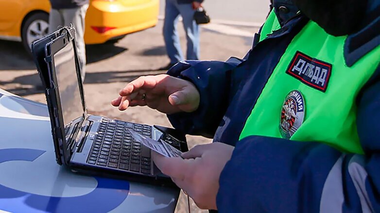 В России готовятся уравнять цифровые и бумажные водительские документы