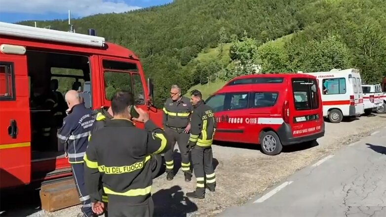 В Италии обнаружили пропавший в горах вертолет, выживших нет