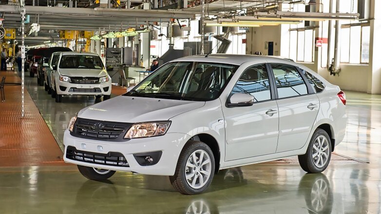 АвтоВАЗ возобновил производство, начав сборку Lada Granta