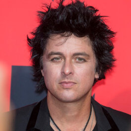 Лидер Green Day хочет отказаться от гражданства США из-за решения по абортам