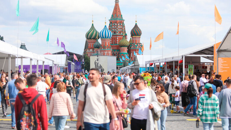 Дачная амнистия, цифровой полис ОМС, рост тарифов ЖКХ: что изменится в жизни россиян с 1 июля