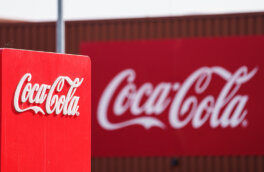 Bloomberg: Coca-Cola и десятки западных компаний пообещали уйти из России, но не сделали этого