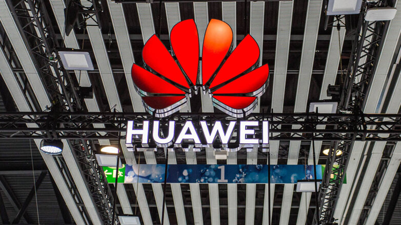 СМИ: компания Huawei закрывает официальные торговые точки в России