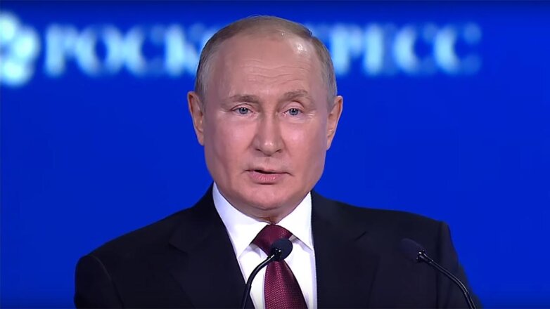 Путин заявил, что Россия входит в новую эпоху мощной суверенной страной
