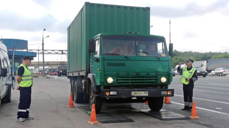 В России упростили правила проезда по дорогам тяжеловесных грузовых автомобилей