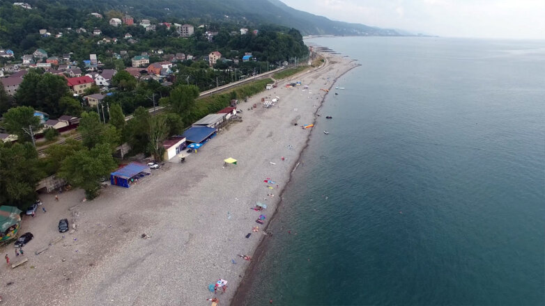 Отпуск-2022: 6 курортов около Сочи, где даже в разгар сезона есть места на пляже