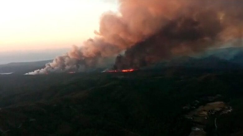 Туроператоры сообщили, что пожар рядом с Мармарисом в Турции не угрожает туристам