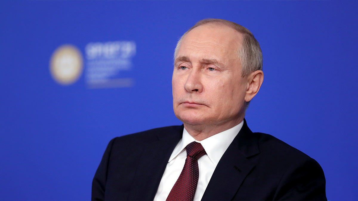 Путин заверил, что Россия пройдет весь период испытаний