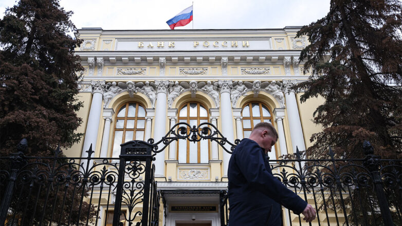 Банк России ужесточил правила выдачи займов закредитованным заемщикам