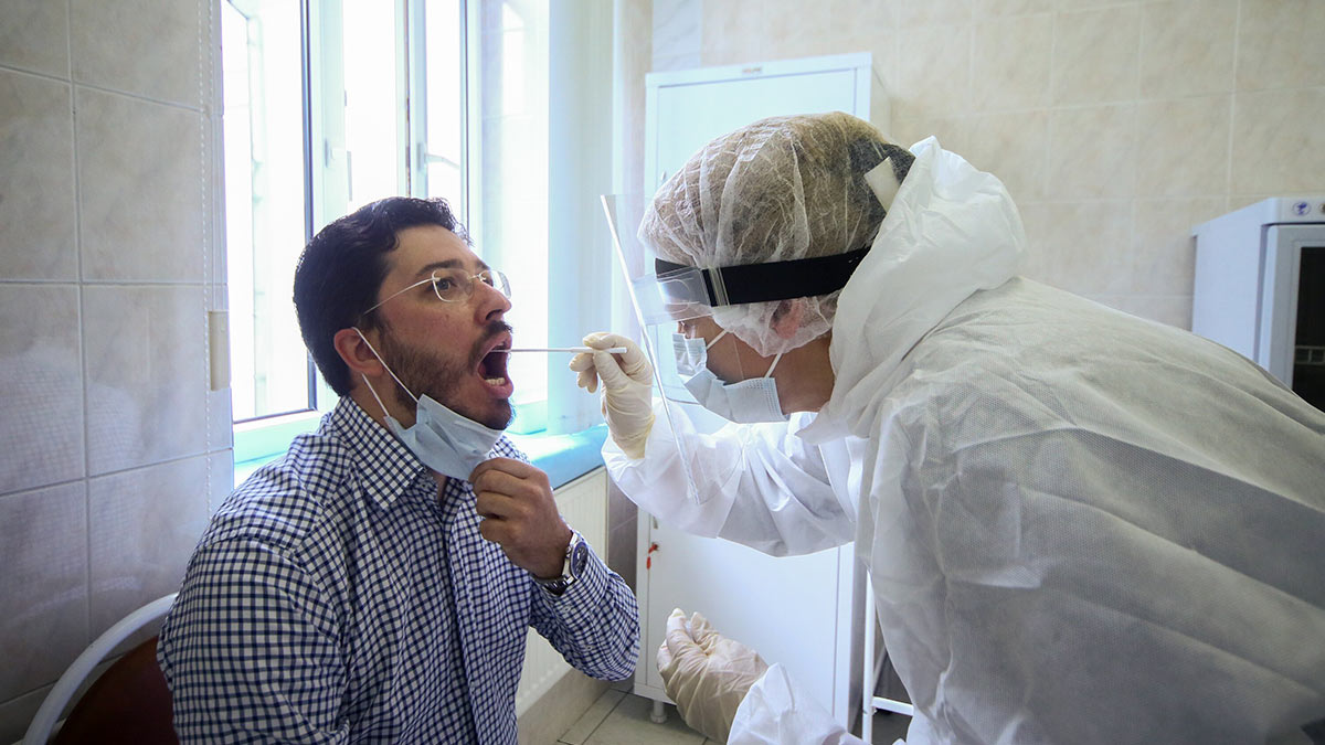 В России за сутки выявили более 19 тысяч новых случаев заражения коронавирусом