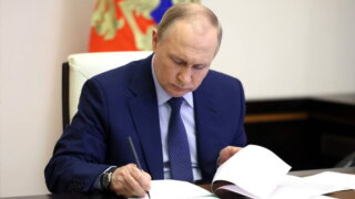Путин наградил подростков, спасавших посетителей "Крокуса" от террористов