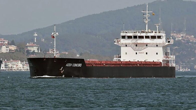 Первое иностранное судно покинуло порт Мариуполя по коридору, организованному Россией