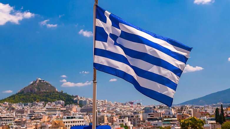 Греция перестала принимать в России документы на визы
