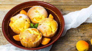 30 минут на кухне: быстрые кексы с абрикосами