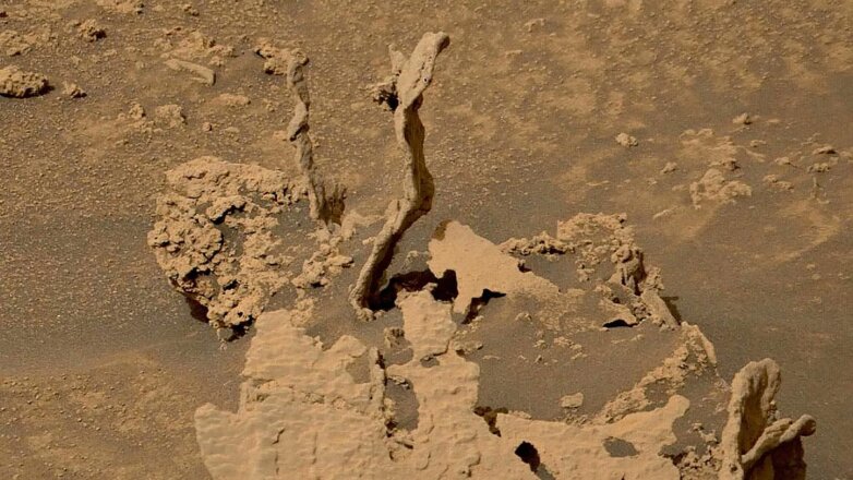 На Марсе нашли несколько каменных колонн