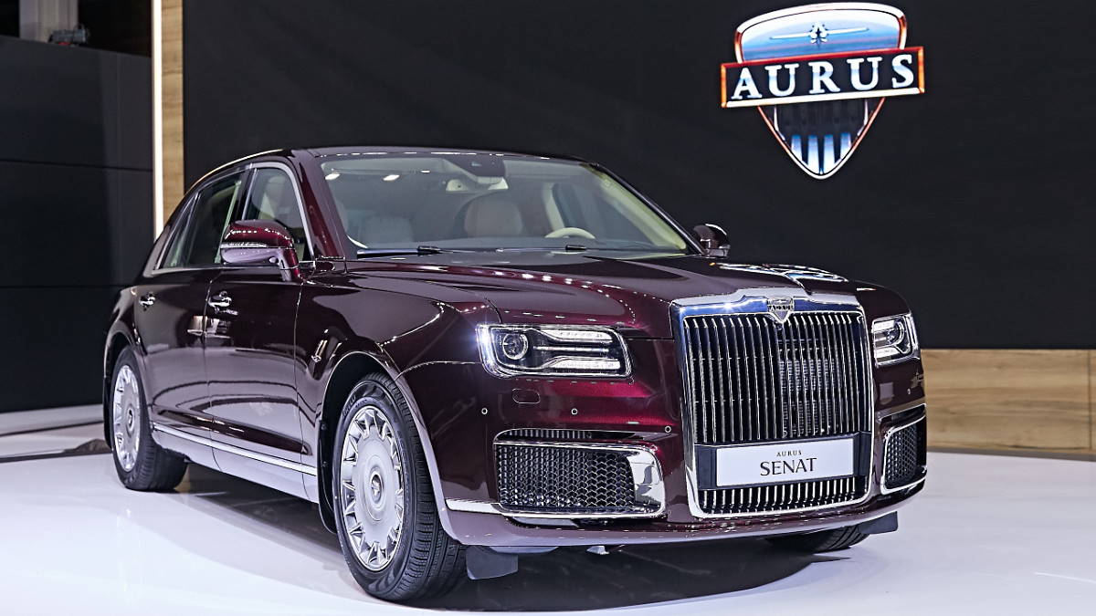 Песков заявил, что Россия произвела достаточно автомобилей Aurus, чтобы обеспечить ими всех лидеров на саммитах