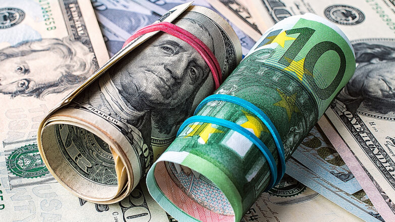 Минфин РФ предложил альтернативу доллару и евро