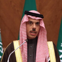 SPA: глава МИД Саудовской Аравии прибыл в Швейцарию для участия в конференции по Украине