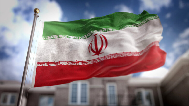 Флаг Ирана в городе
