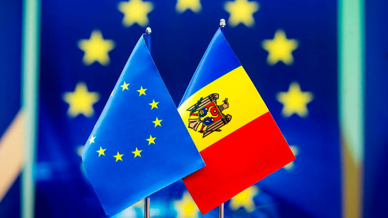 Флаги Евросоюза Молдавии