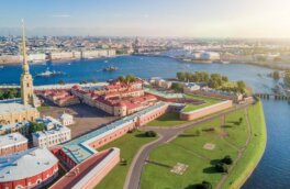 В Санкт-Петербурге из-за жары и угрозы пожаров объявили "желтый" уровень погодной опасности