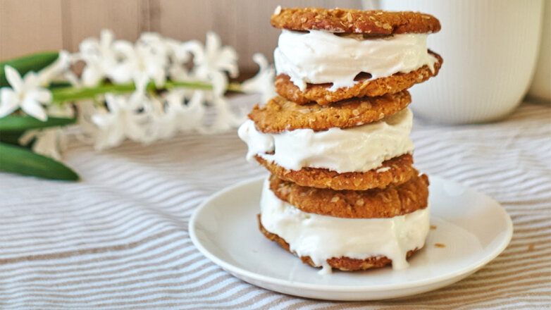 30 минут на кухне: домашний пломбир со сгущенкой