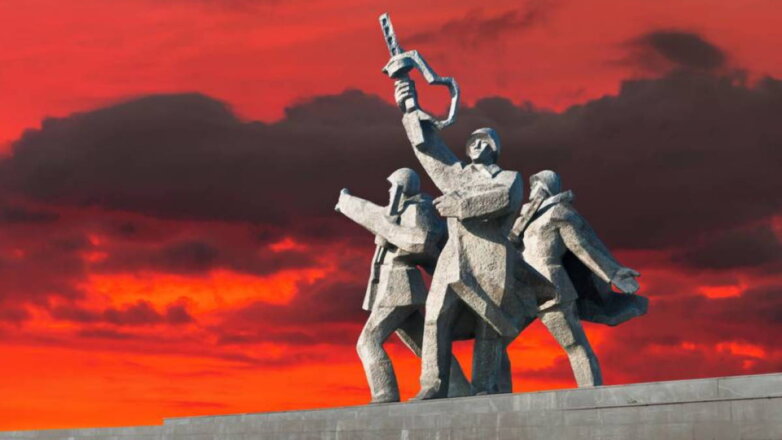 Власти Риги отказались передавать Ленобласти памятник "Воинам Советской Армии"