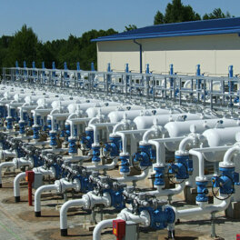 Газпром: европейские газохранилища заполнены почти наполовину