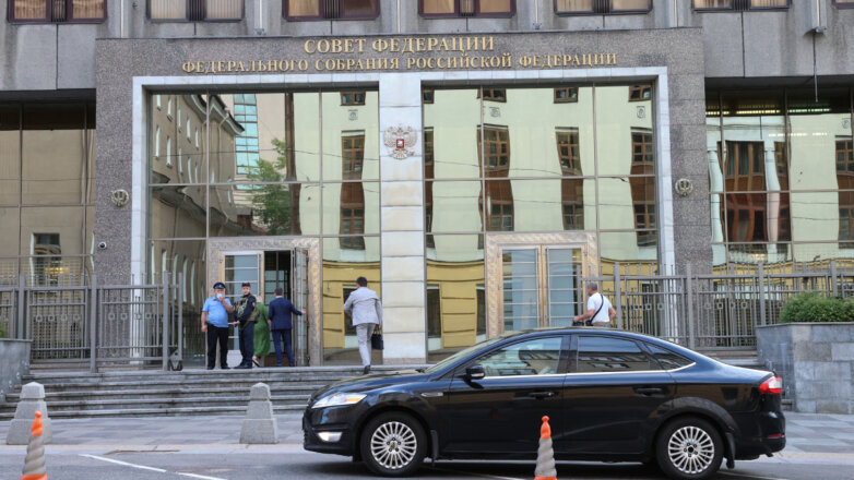 Послу Великобритании в РФ запретят доступ в здания Совфеда