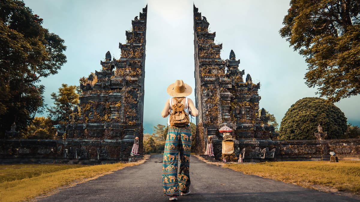 Индонезия обновила антиковидные правила для иностранных туристов