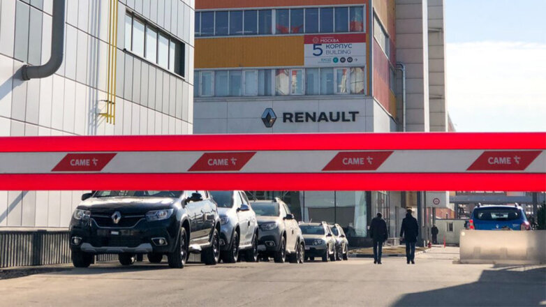 Renault потеряла €2,3 миллиарда из-за ухода из России