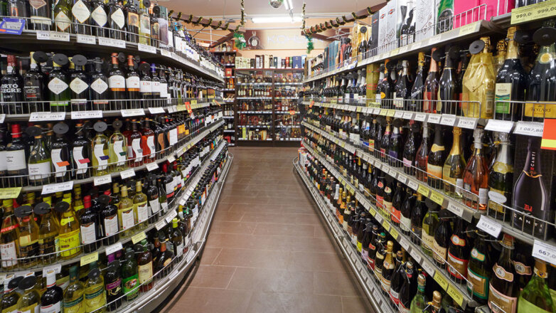 Импорт крепкого алкоголя резко упал в РФ