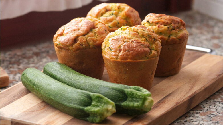 30 минут на кухне: кексы из кабачков с колбасой