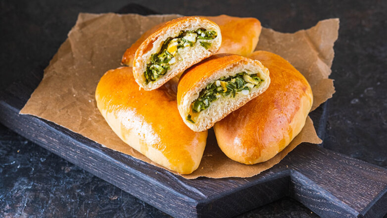 30 минут на кухне: ароматные пирожки с крапивой