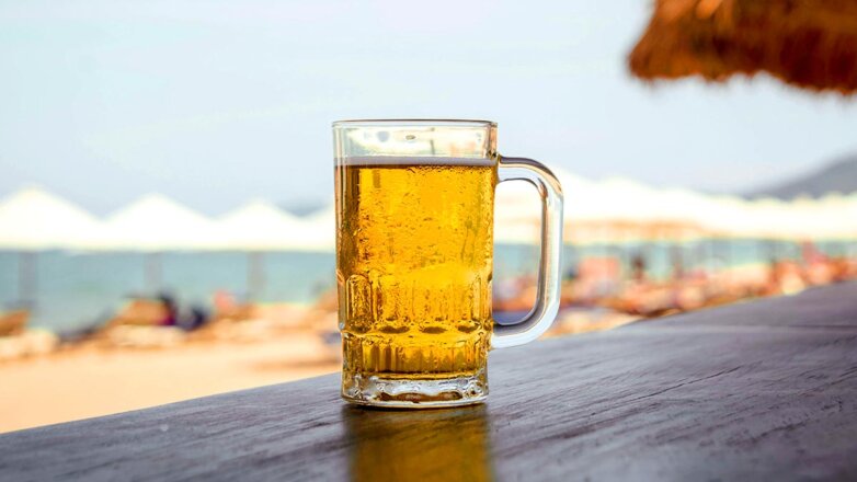 Главный нарколог Минздрава Брюн предупредил об опасности употребления пива в жару
