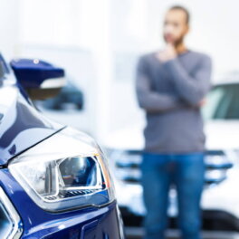На 43% за год упали продажи новых импортных автомобилей в РФ