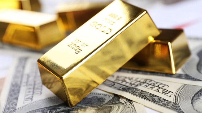Цена золота снижается на фоне переговоров о госдолге США