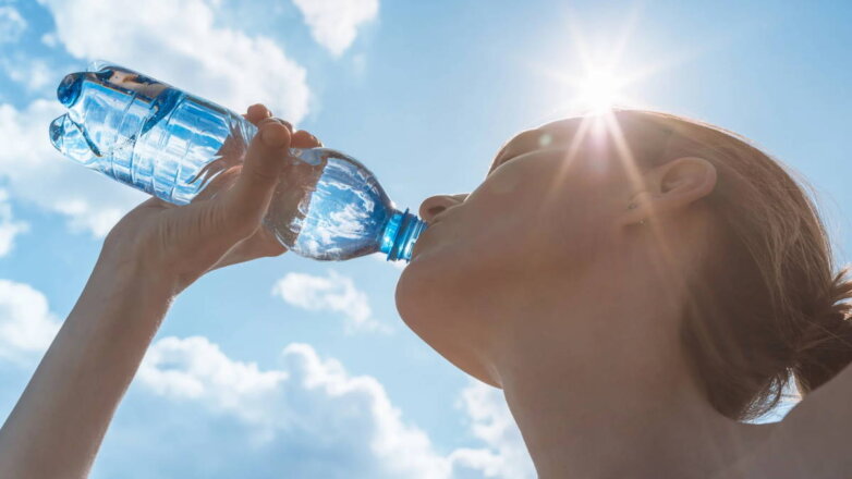 Что делать в жару тем, кому нельзя пить много воды из-за больного сердца: советы экспертов