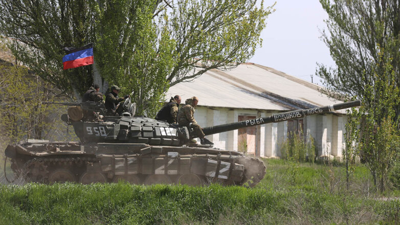 Танк армии ДНР в Мариуполе