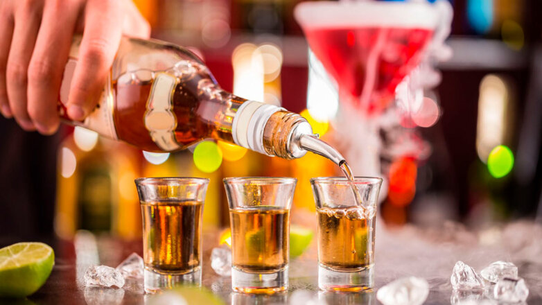 Минздрав РФ поддержал идею ограничить продажу крепкого алкоголя в зонах летнего отдыха