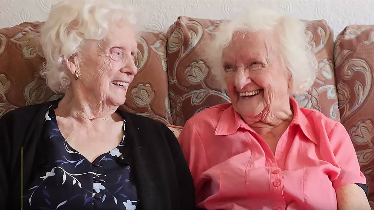 Секреты долголетия: британские близнецы рассказали, как им удалось дожить до 103 лет