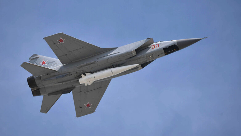 Три МиГ-31 с ракетами "Кинжал" перебазировали в Калининградскую область